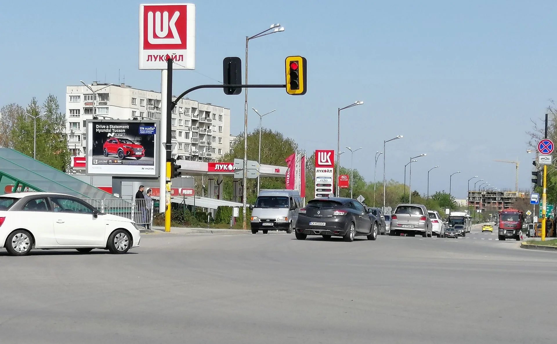 Кръстовището на бул.Ал. Малинов и ул.Самара - Метростанция