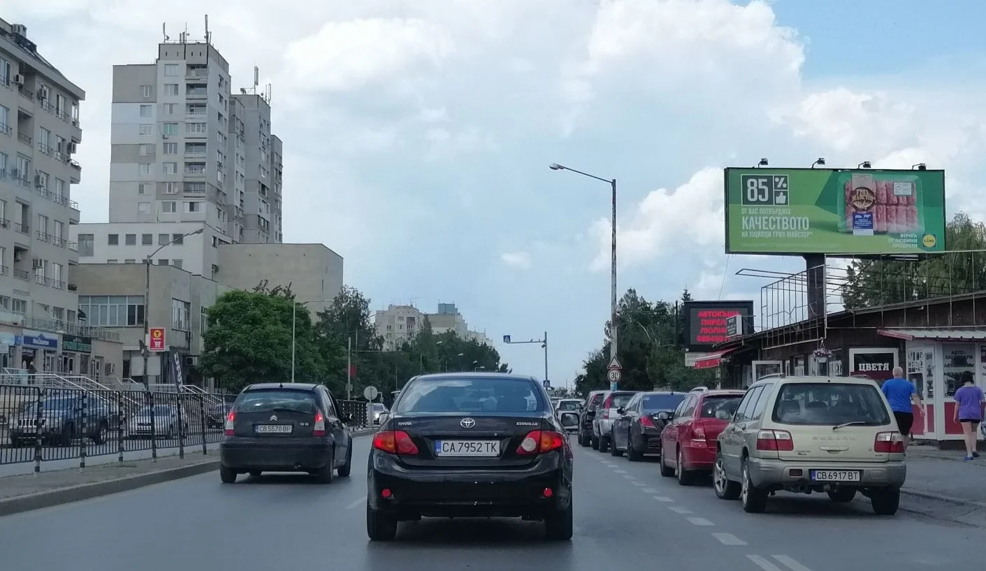 ж.к.Люлин, бул.Царица Йоанна след к-ще с бул.Панчо Владигеров